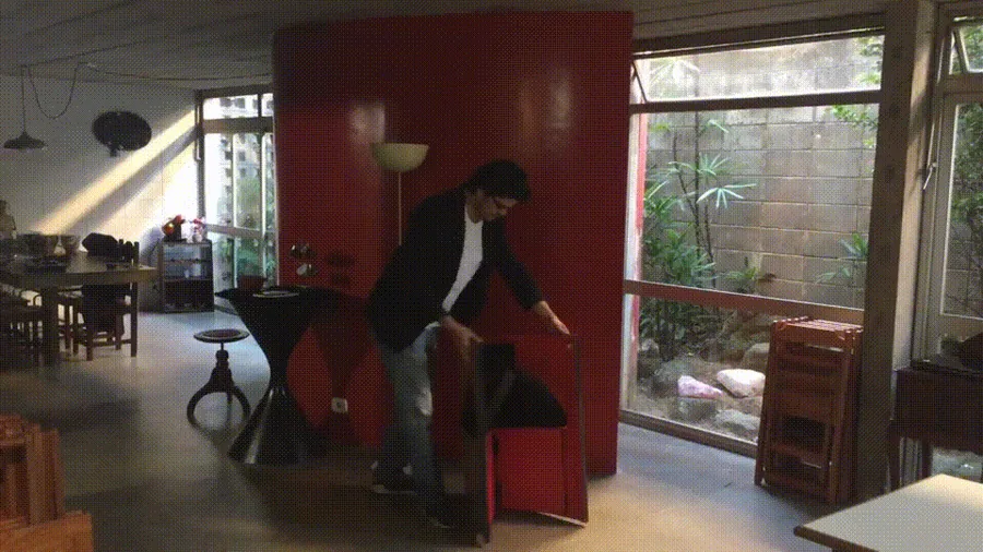 Book Chair ouvert dans un bureau